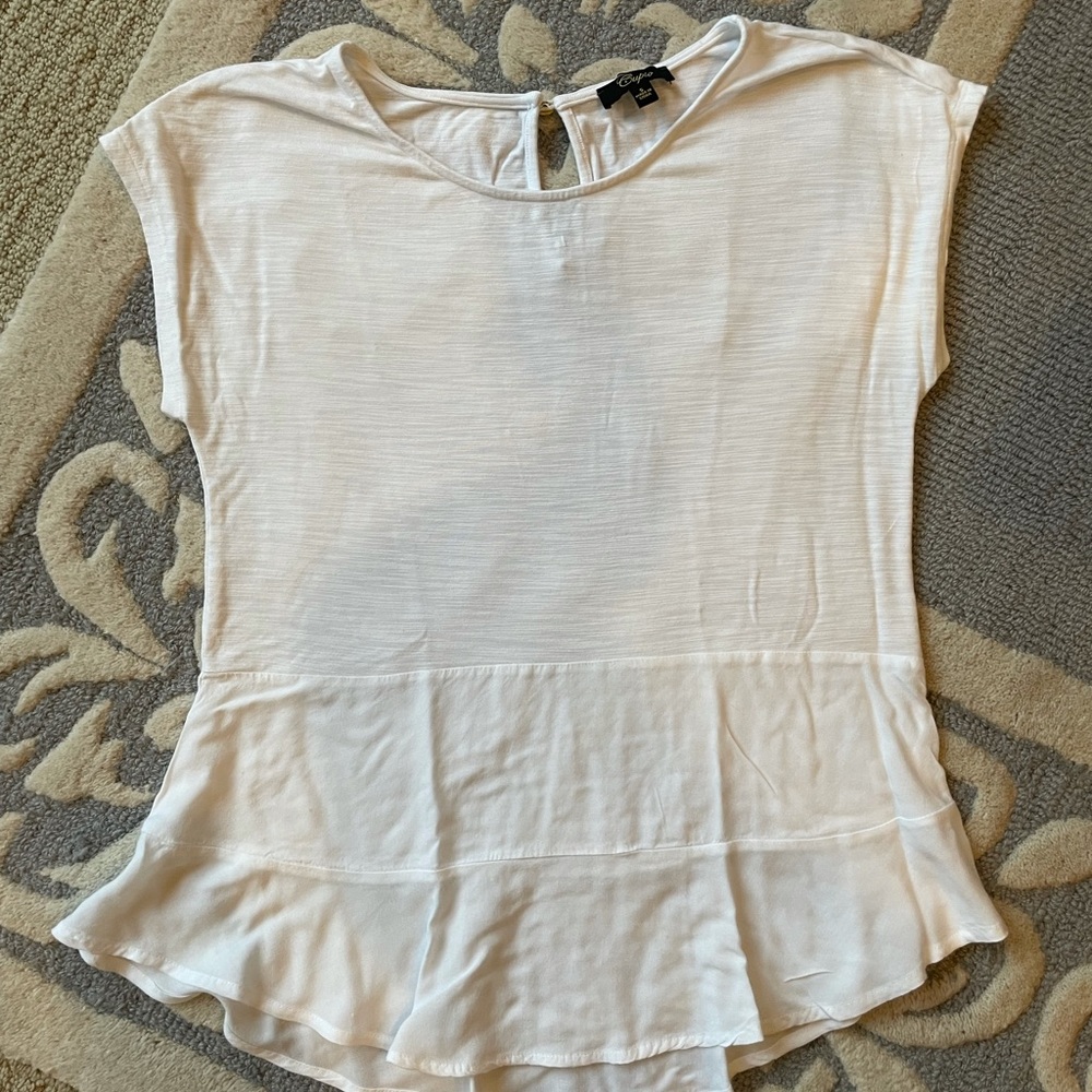 White short sleeve shirt